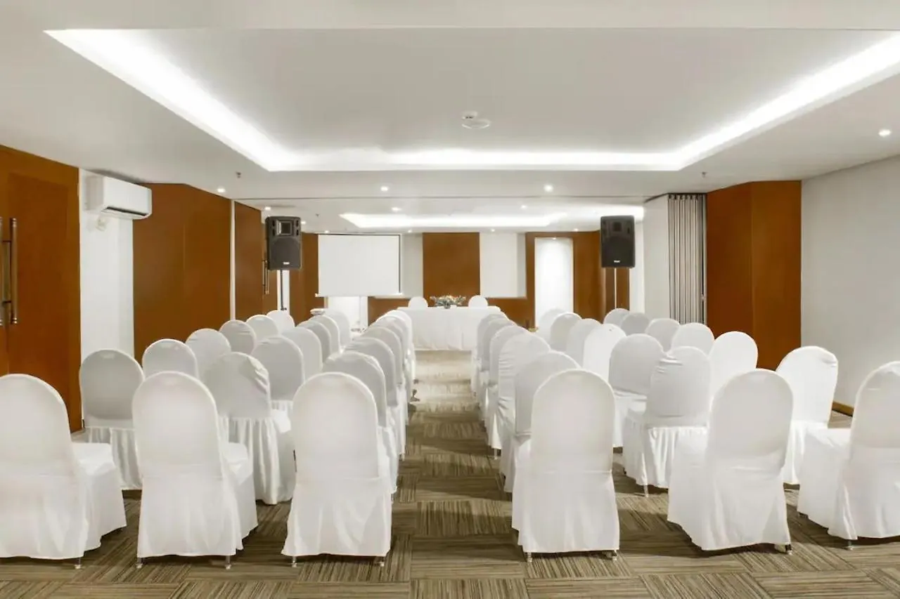 Signature Seminyak Hotel